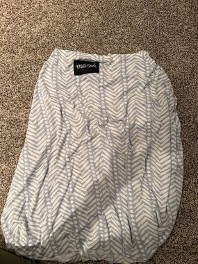 Milk Snob car seat/nursing cover